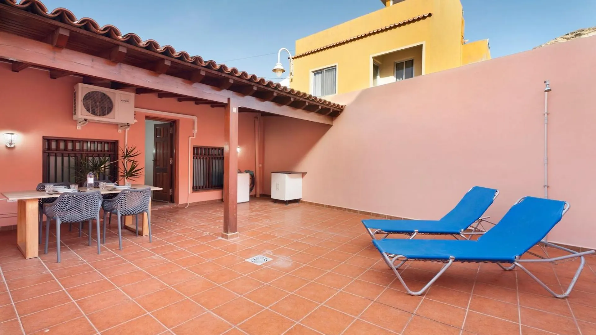 Holiday home Beautiful Casa Paula Playa De Las Maretasfirst Line Santa Cruz de Tenerife